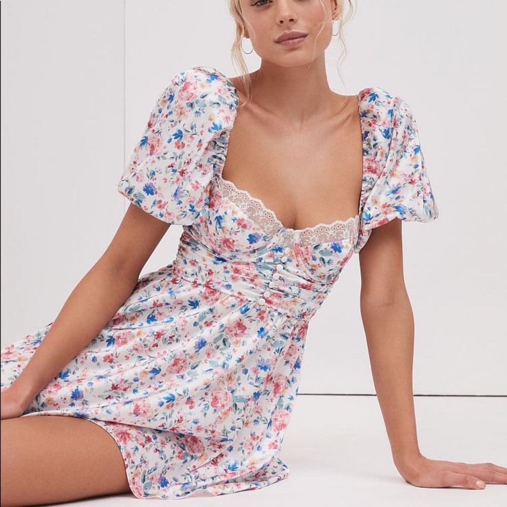 For love lemons Juliet satin floral mini dress S